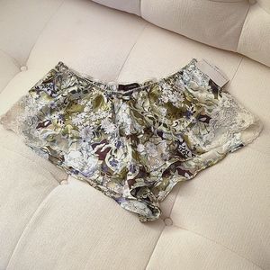 Lizalde silk floral tap pants in a small